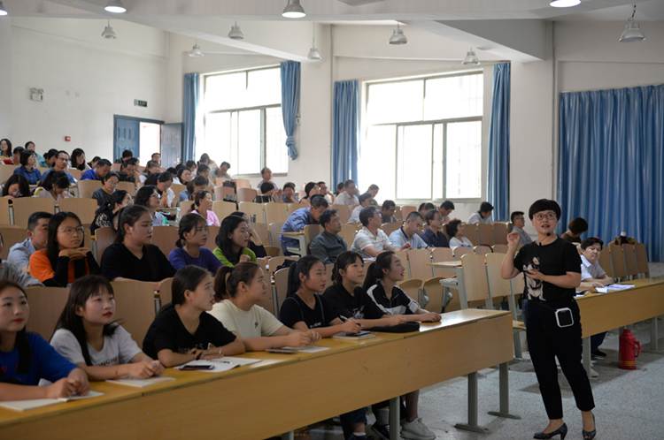 说明:http://www.tsnu.edu.cn/__local/8/2E/C7/E989BC890EF09F250DA120AB9C4_813744F3_775A7.jpg